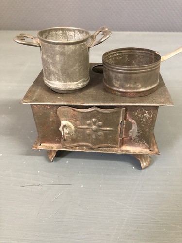 Kleiner antiker puppenstuben - kleiner,