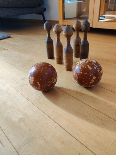 Altes holzkegelspiel mit - altes, 2