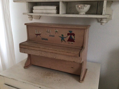 Altes kinderklavier spielzeug - altes,