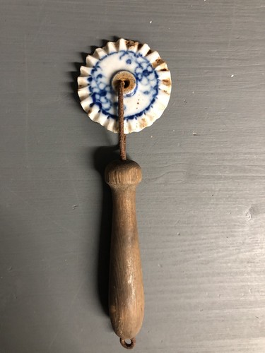 Antikes rädchen weiß blau - rädchen, weiß-blau